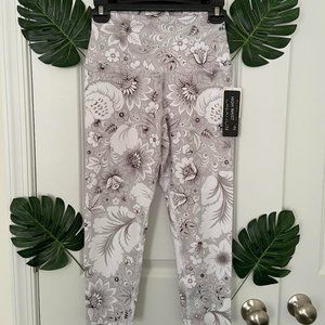 NWT White Floral Patterned Evolution and Creation Capri Leggings